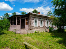 УЮТНЫЙ ДЕРЕВЕНСКИЙ ДОМ С ЯРКИМИ АКЦЕНТАМИ