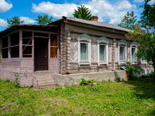 УЮТНЫЙ ДЕРЕВЕНСКИЙ ДОМ С ЯРКИМИ АКЦЕНТАМИ