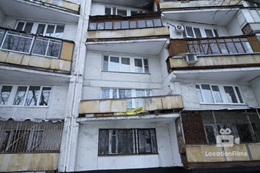 Тесный двор